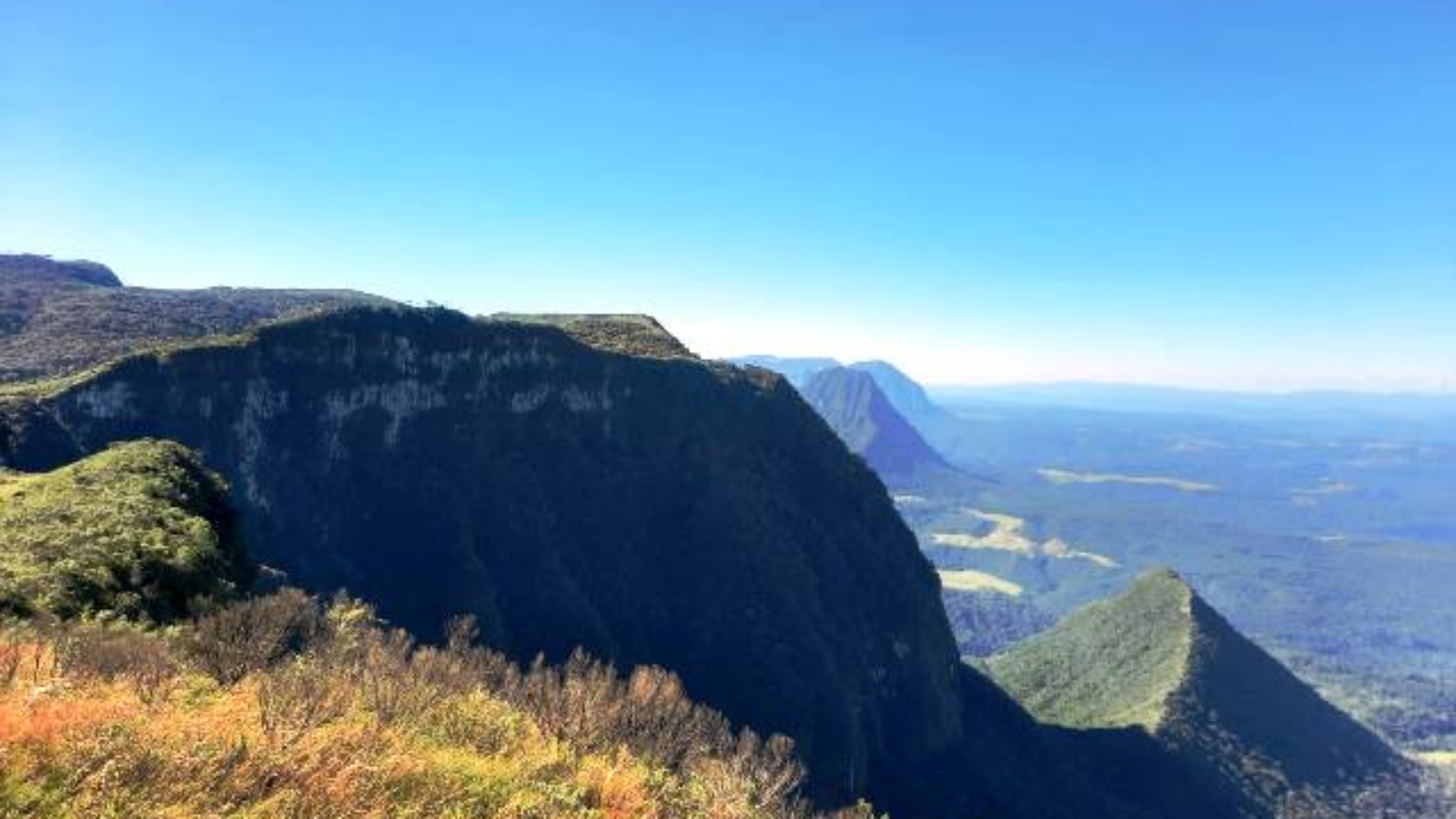 jca09_mirante_capivaras_alta_trilha_da_serra_do_engenheiro_acervo_parna